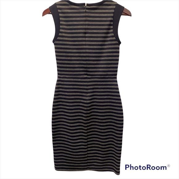 Merona women’s sleeveless striped navy and grey size extra small. Zipper back - Picture 2 of 7